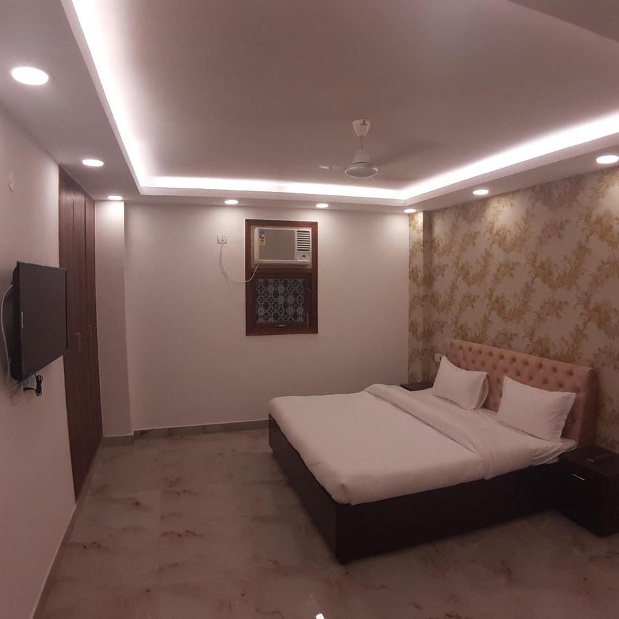 Triom Hotel Delhi  Exterior foto